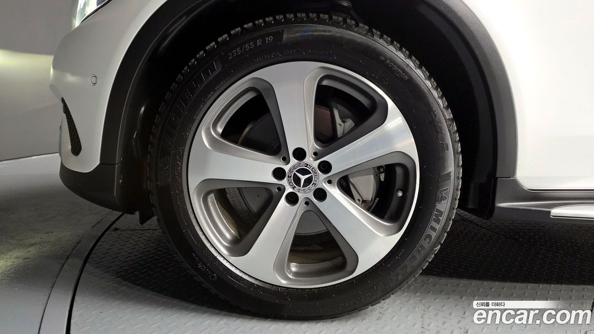 Mercedes-Benz GLC-Class 2019