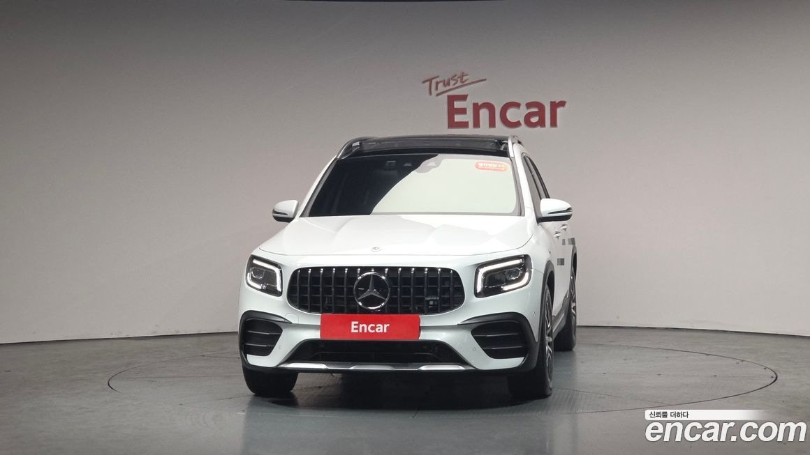 Mercedes-Benz GLB-Class 2023