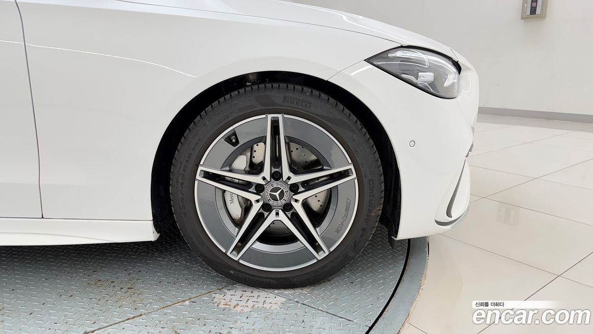 Mercedes-Benz C-Class 2025