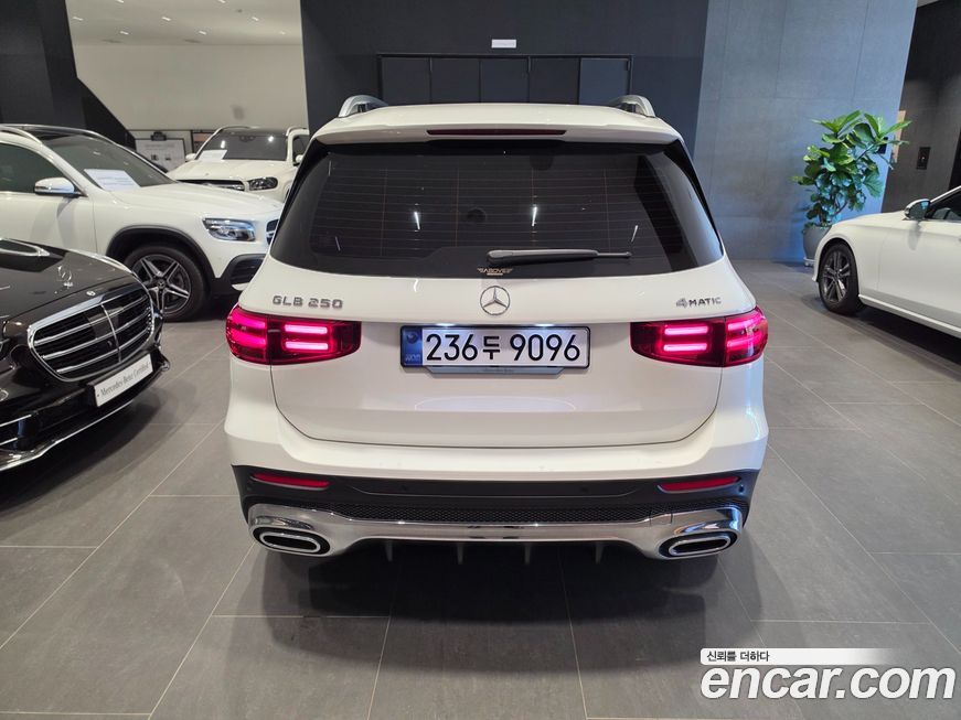 Mercedes-Benz GLB-Class 2025