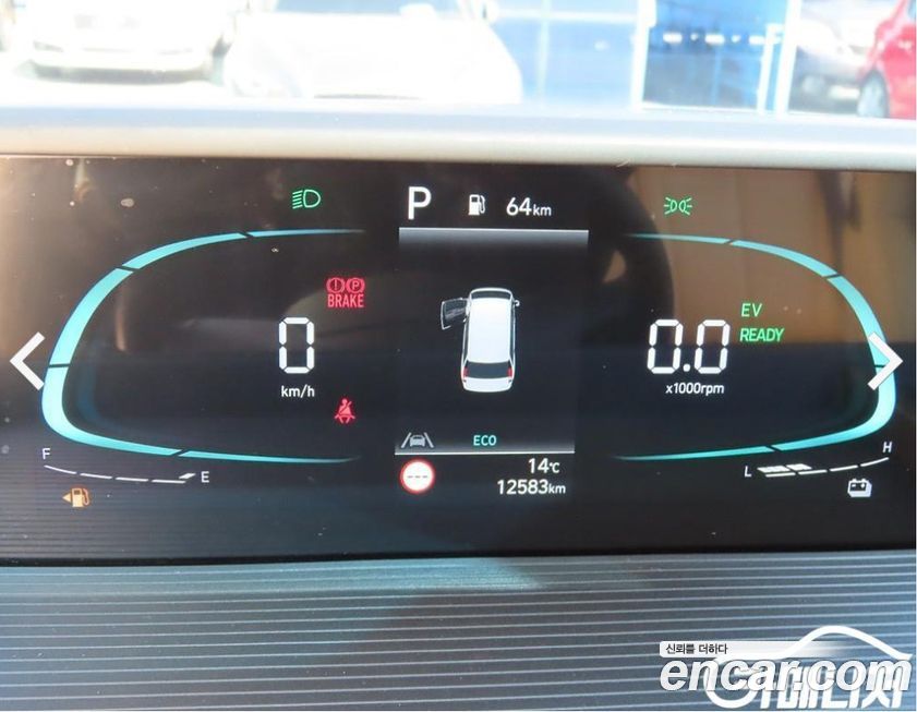 Hyundai Staria 2025