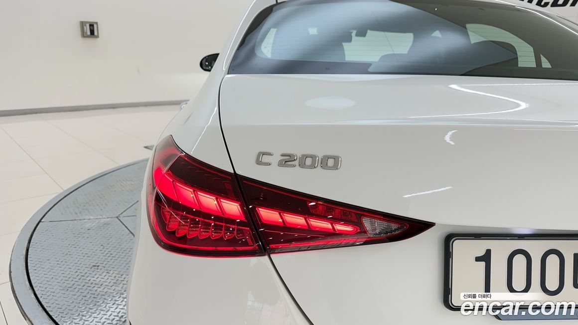 Mercedes-Benz C-Class 2025