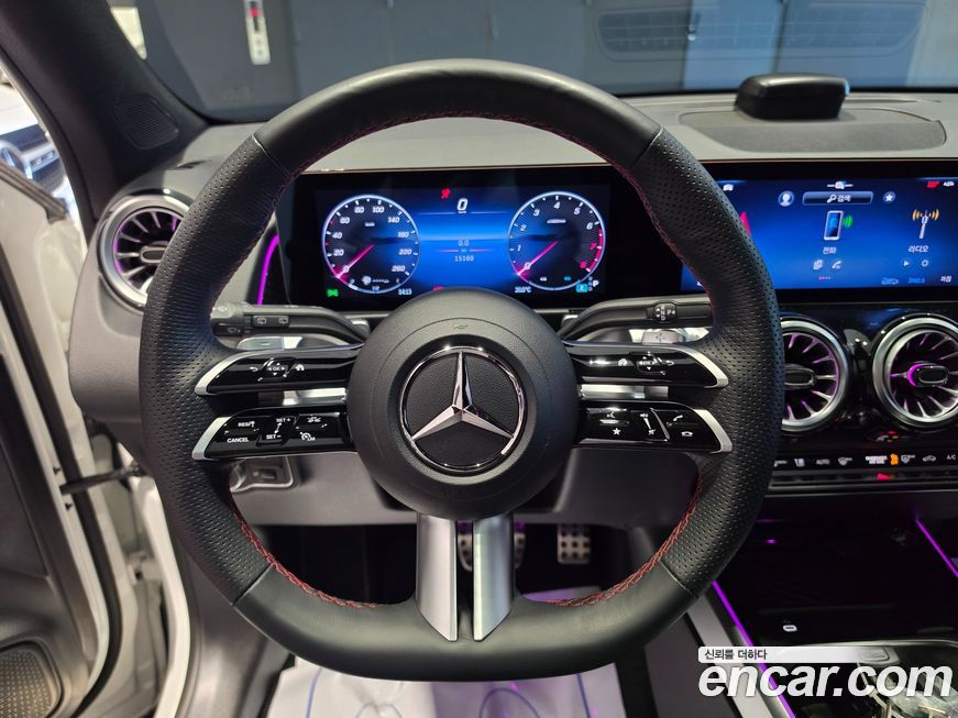 Mercedes-Benz GLB-Class 2025