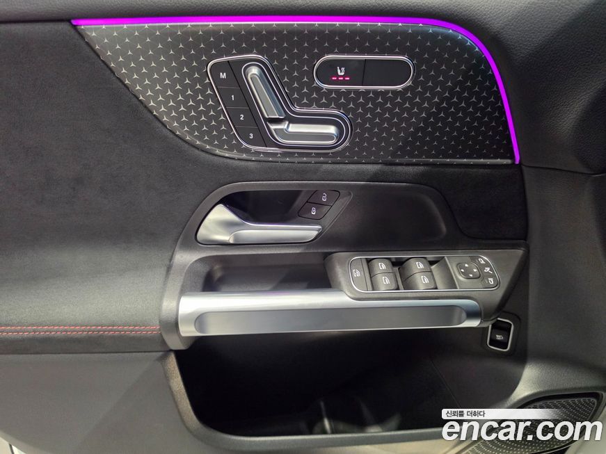 Mercedes-Benz GLB-Class 2025