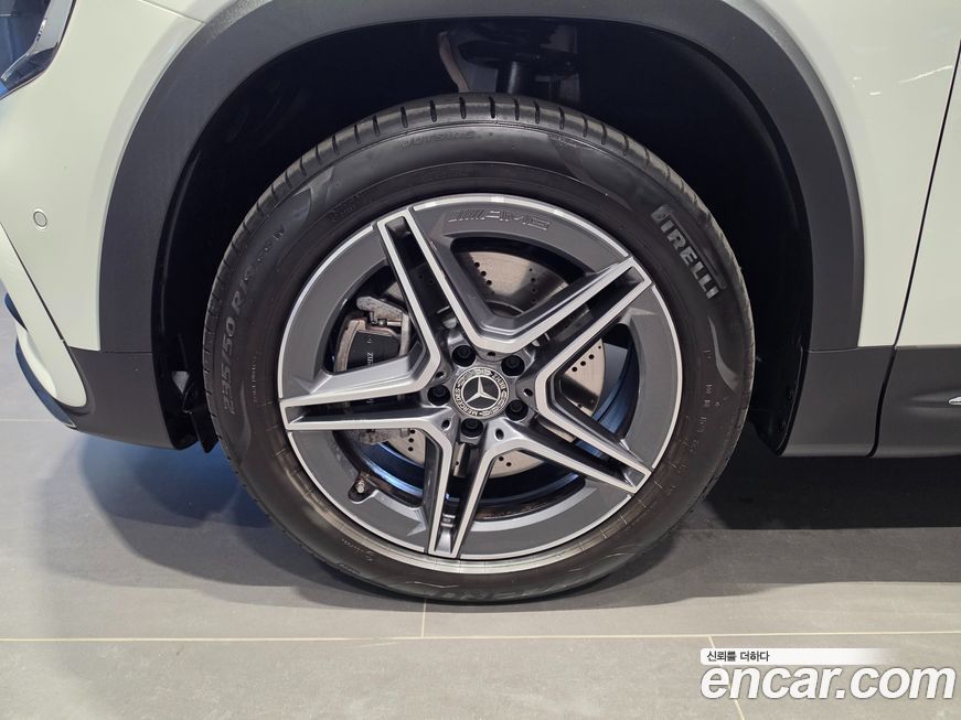 Mercedes-Benz GLB-Class 2025