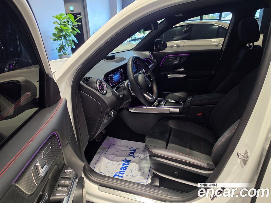 Mercedes-Benz GLB-Class 2025