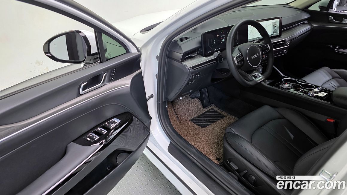 Kia K5 2025