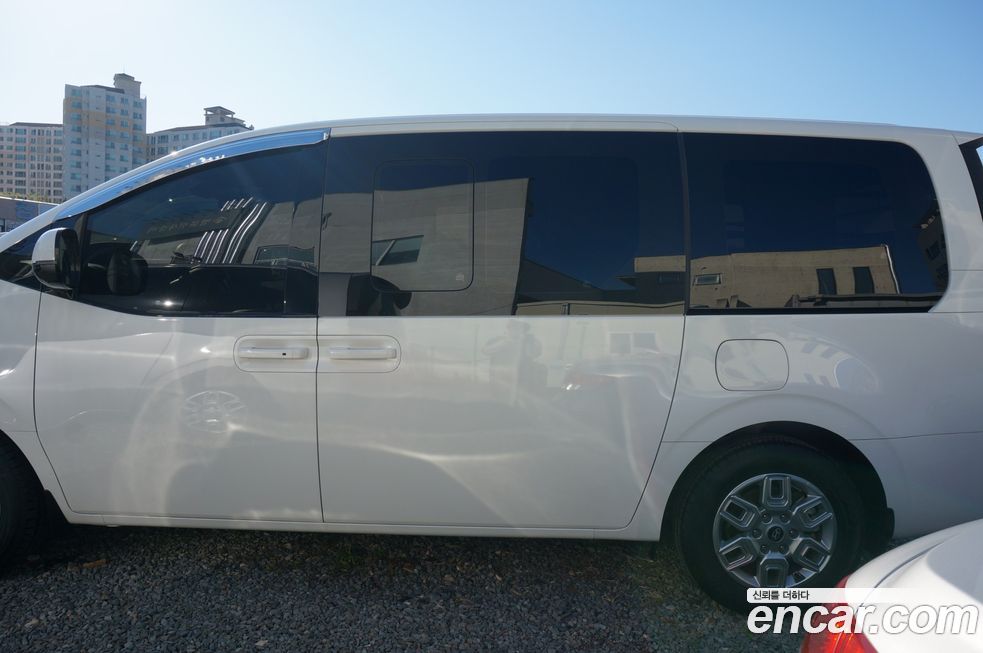 Hyundai Staria 2025