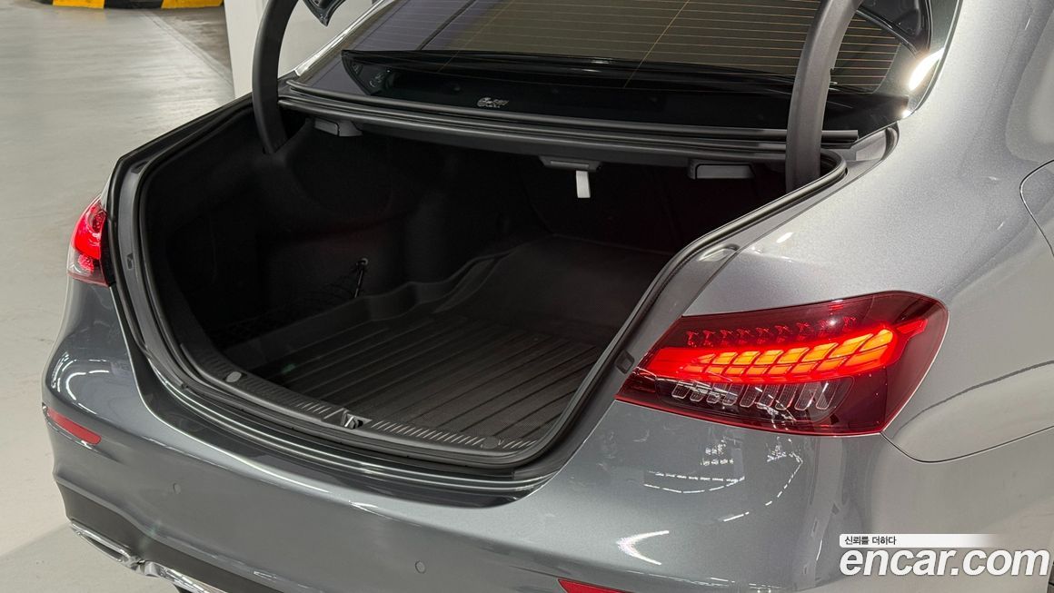 Mercedes-Benz E-Class 2022