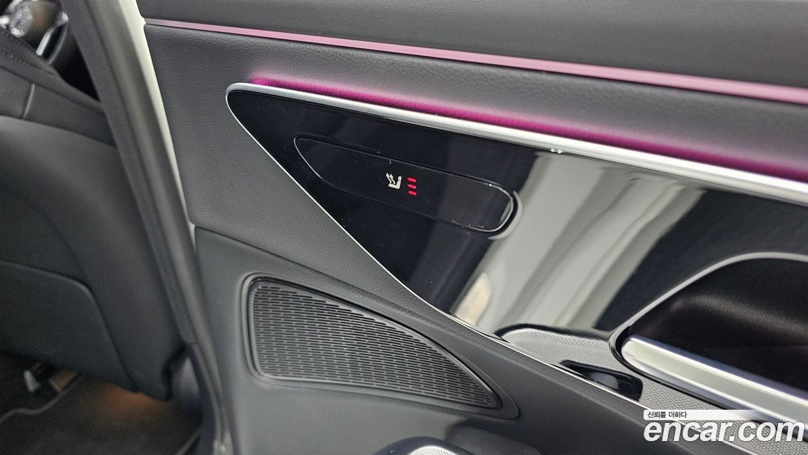Mercedes-Benz E-Class 2024