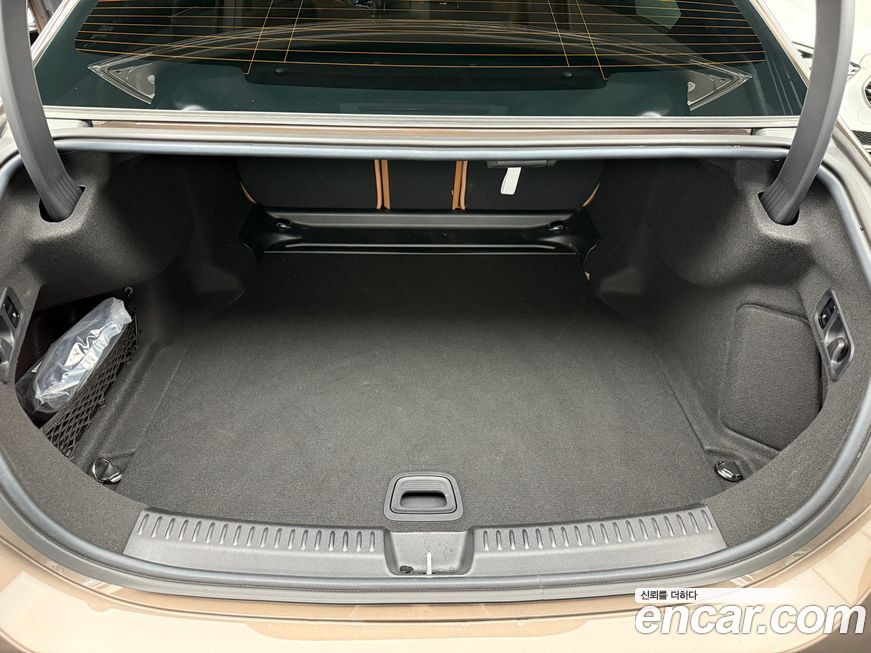 Mercedes-Benz E-Class 2025