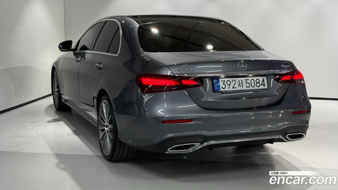 Mercedes-Benz E-Class 2022