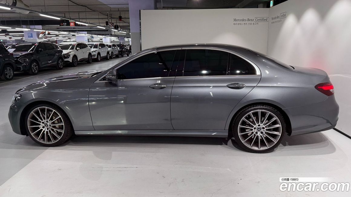 Mercedes-Benz E-Class 2022