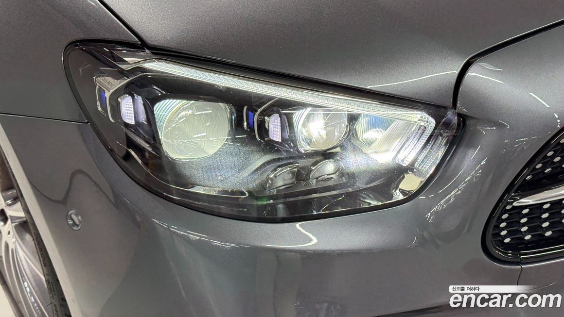 Mercedes-Benz E-Class 2022
