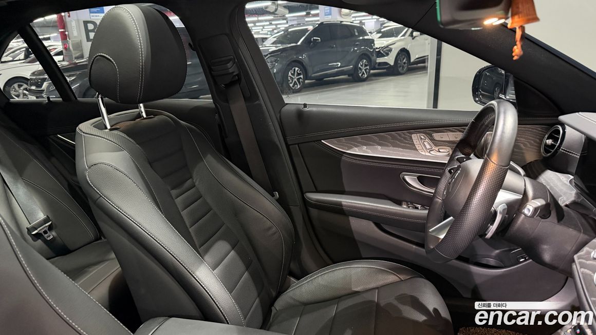 Mercedes-Benz E-Class 2022