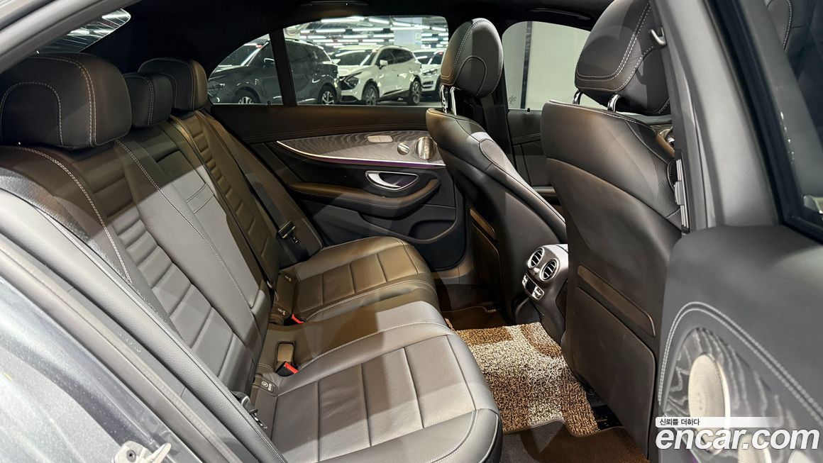 Mercedes-Benz E-Class 2022