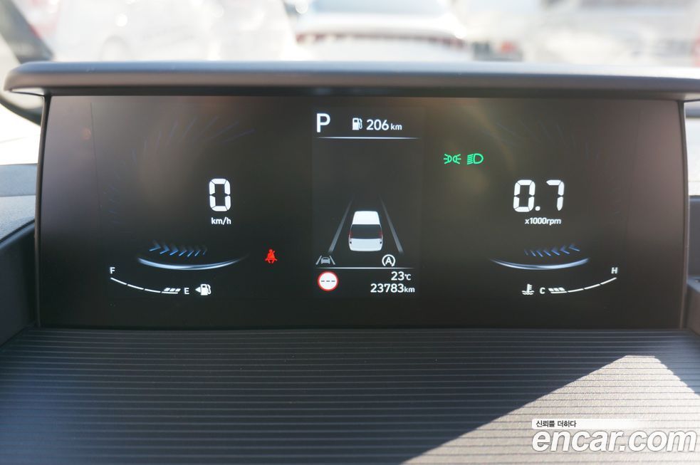 Hyundai Staria 2025