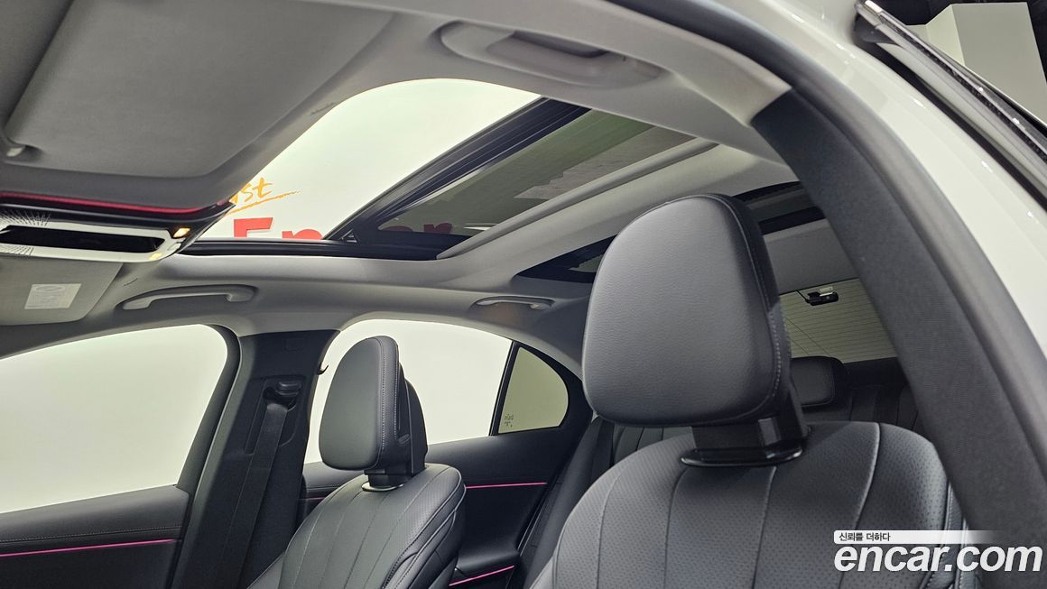 Mercedes-Benz E-Class 2024
