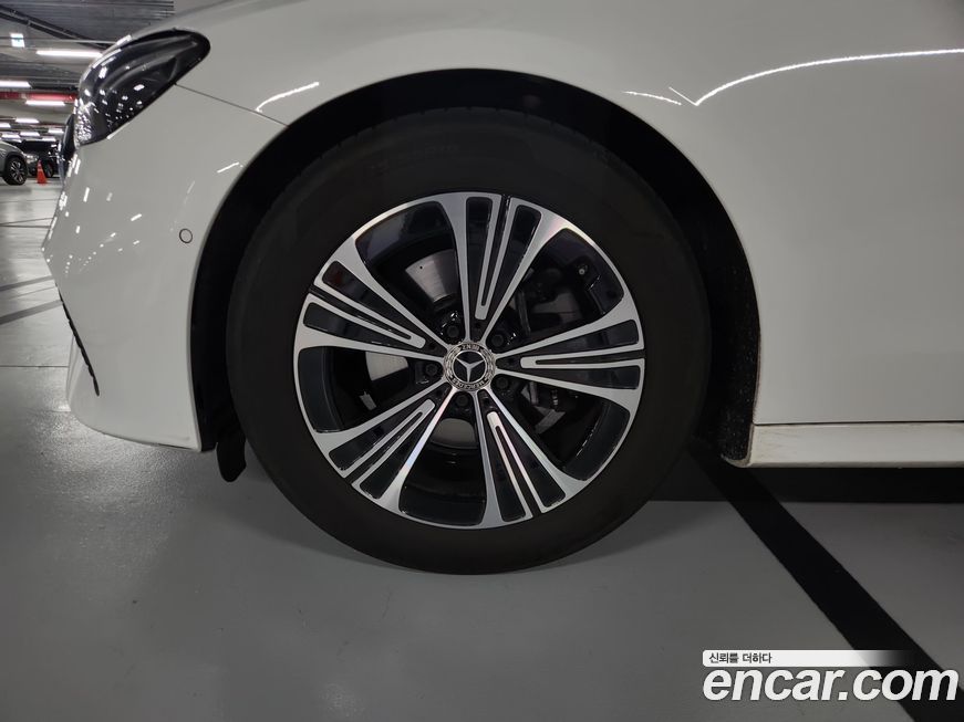 Mercedes-Benz E-Class 2025