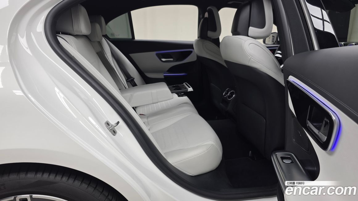 Mercedes-Benz C-Class 2025