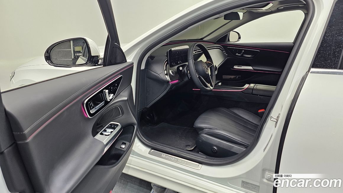 Mercedes-Benz E-Class 2024