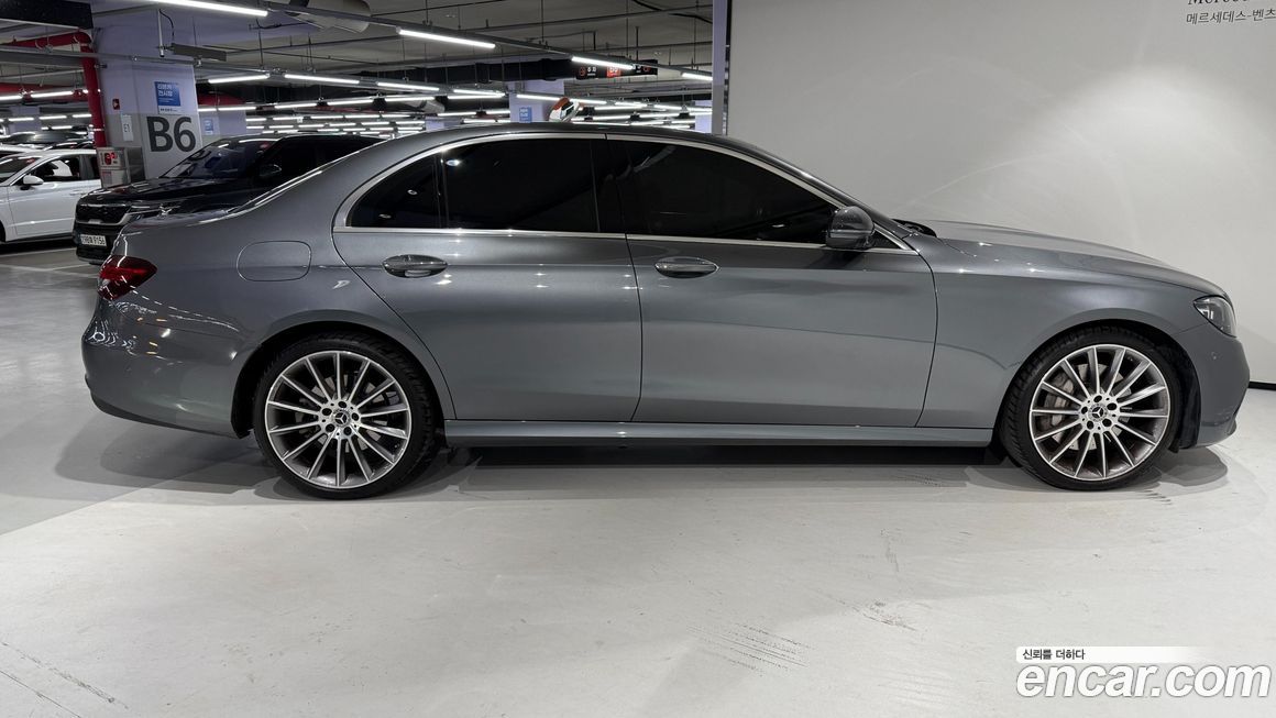 Mercedes-Benz E-Class 2022