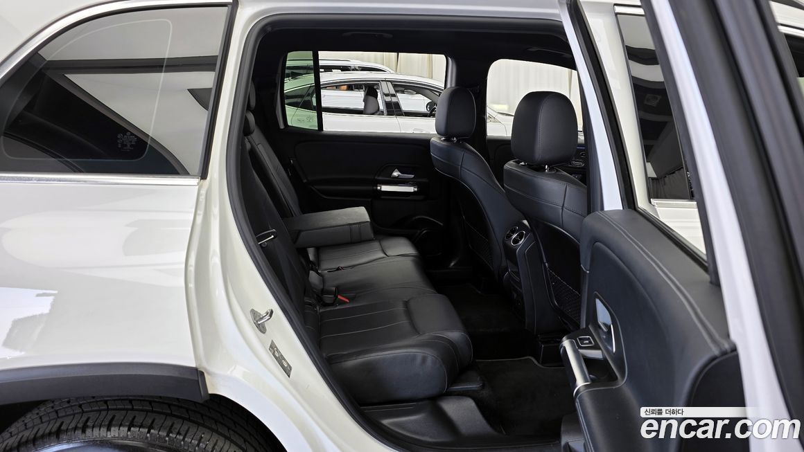 Mercedes-Benz GLB-Class 2021