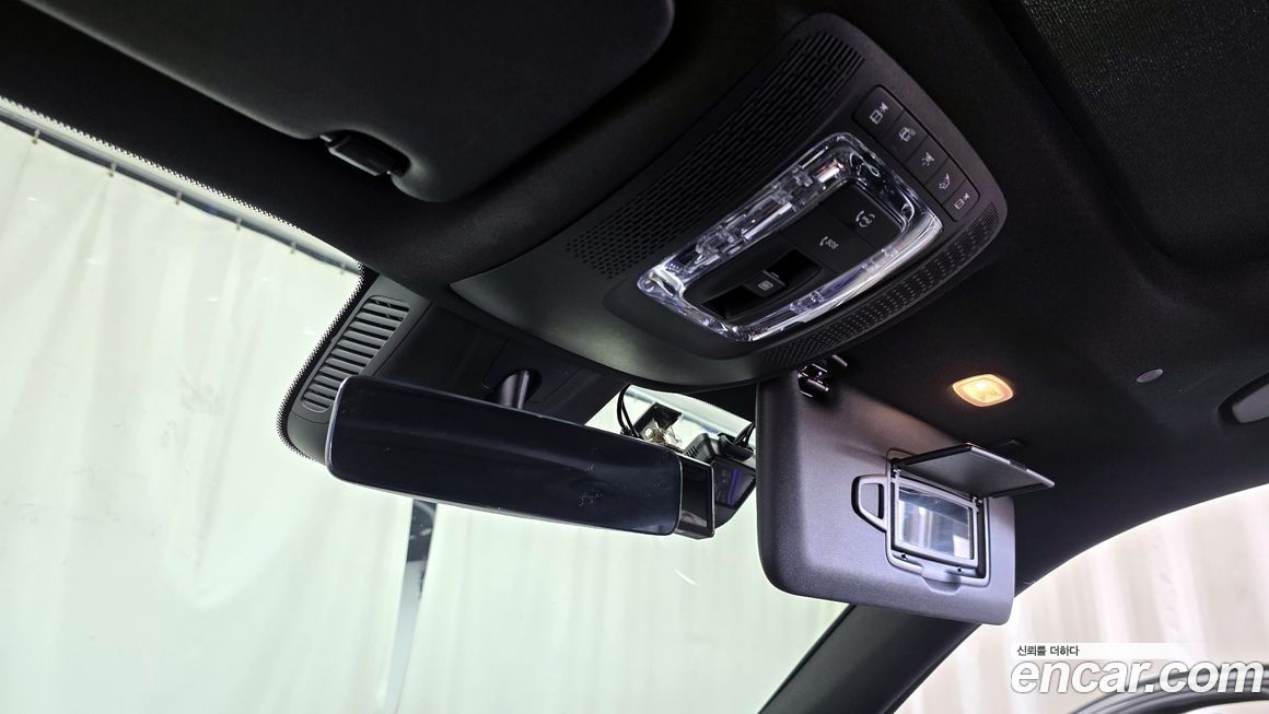 Mercedes-Benz GLB-Class 2021