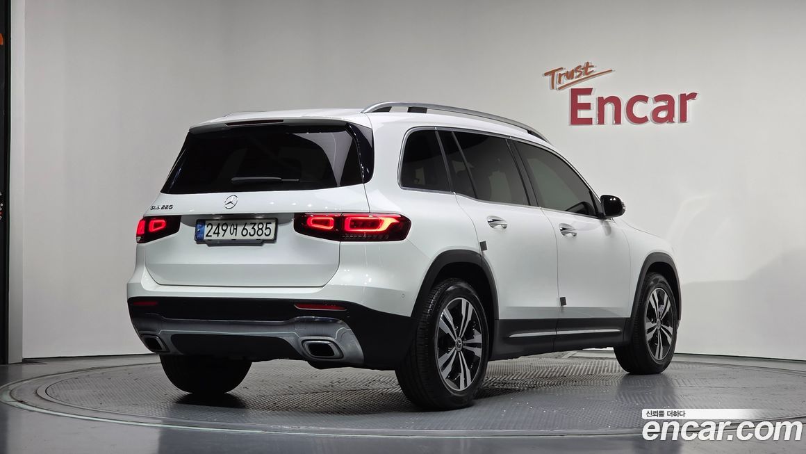 Mercedes-Benz GLB-Class 2021