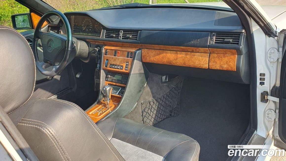 Mercedes-Benz E-Class 1993