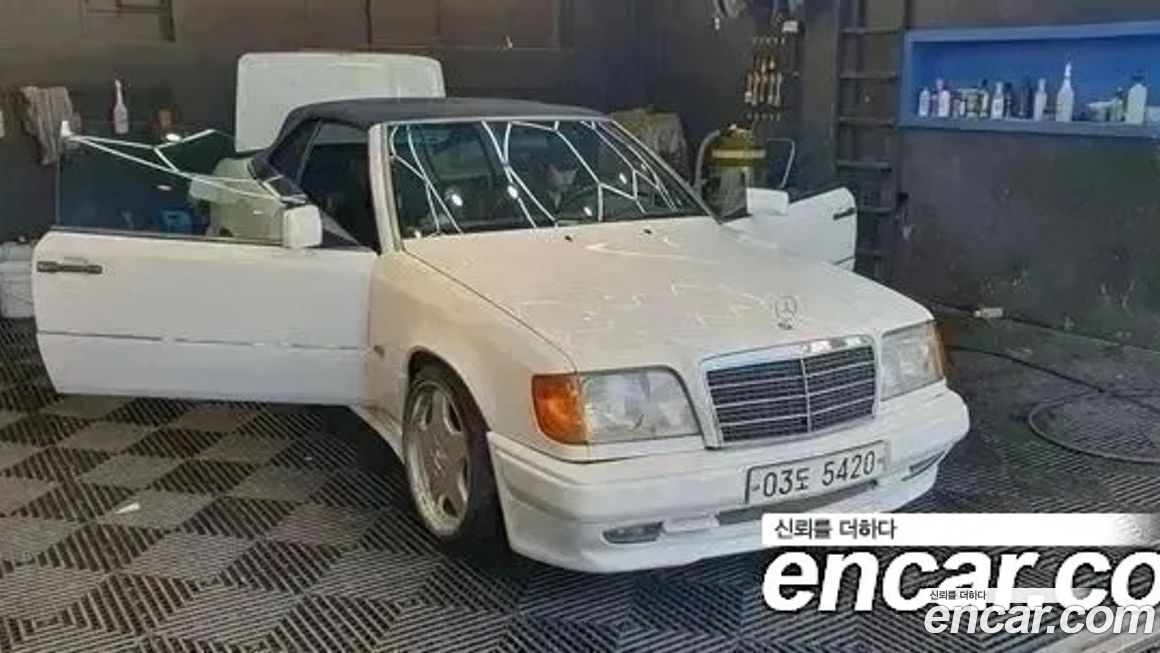 Mercedes-Benz E-Class 1993