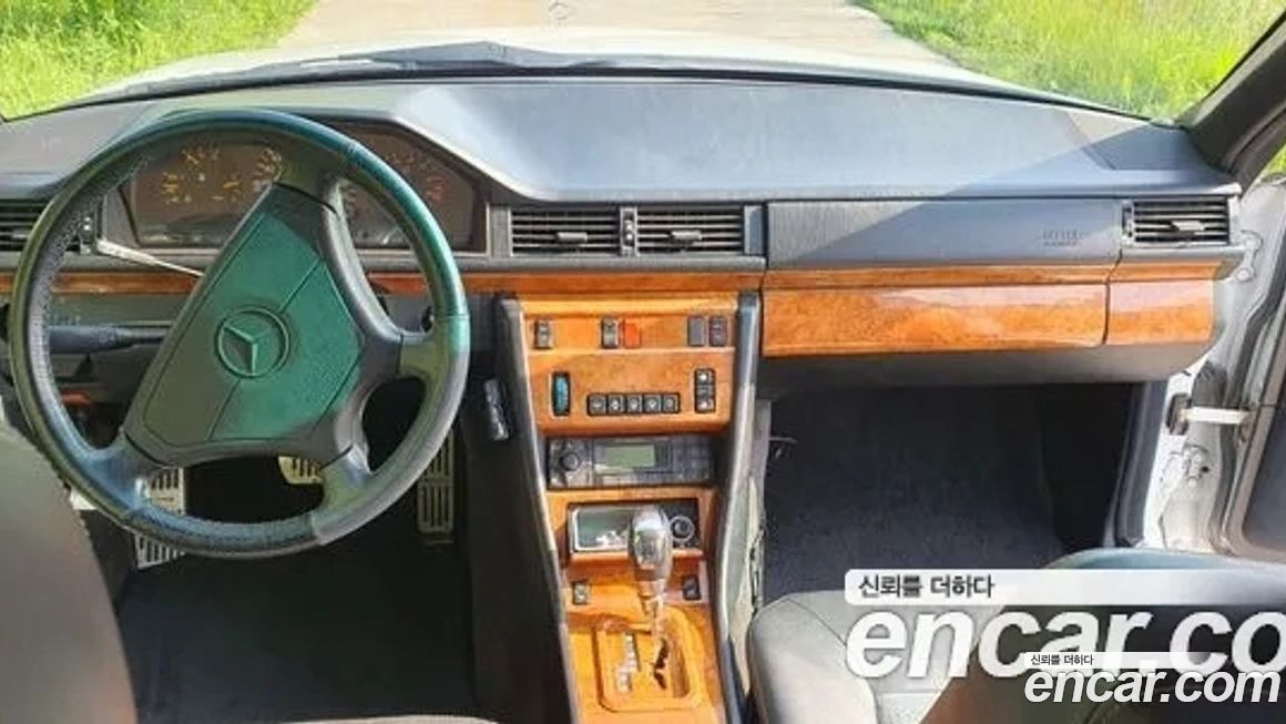 Mercedes-Benz E-Class 1993