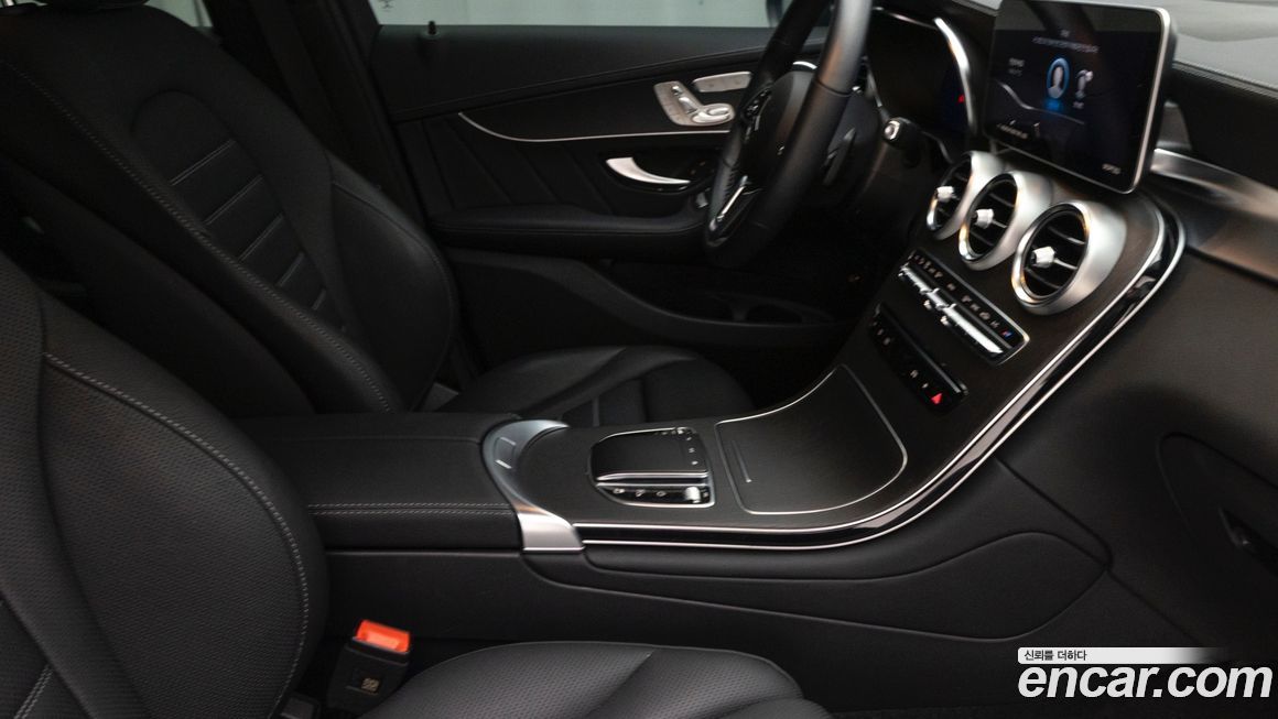 Mercedes-Benz GLC-Class 2023