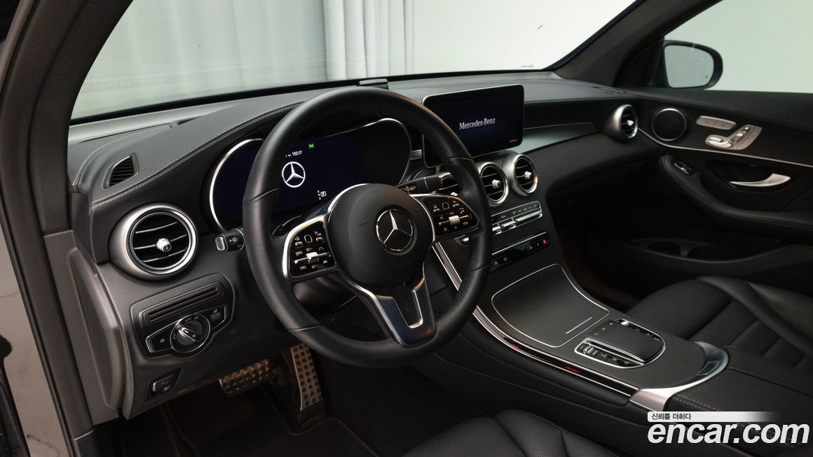 Mercedes-Benz GLC-Class 2023