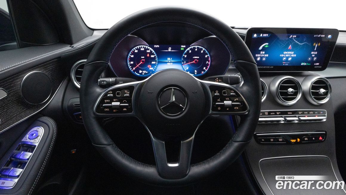 Mercedes-Benz GLC-Class 2023