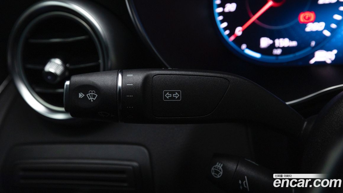 Mercedes-Benz GLC-Class 2023