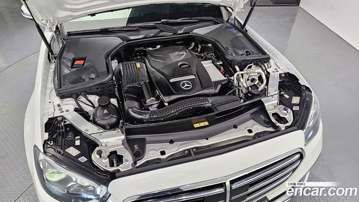 Mercedes-Benz E-Class 2021