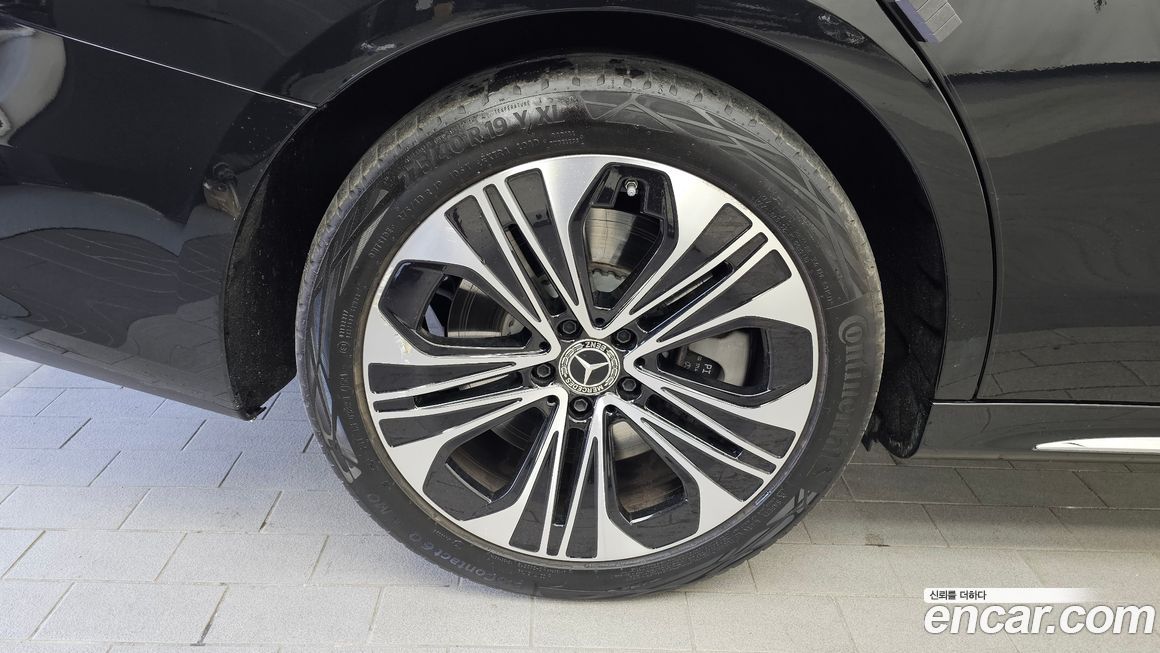 Mercedes-Benz E-Class 2025