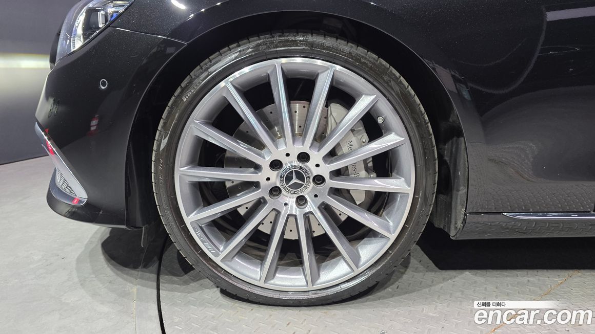 Mercedes-Benz E-Class 2023