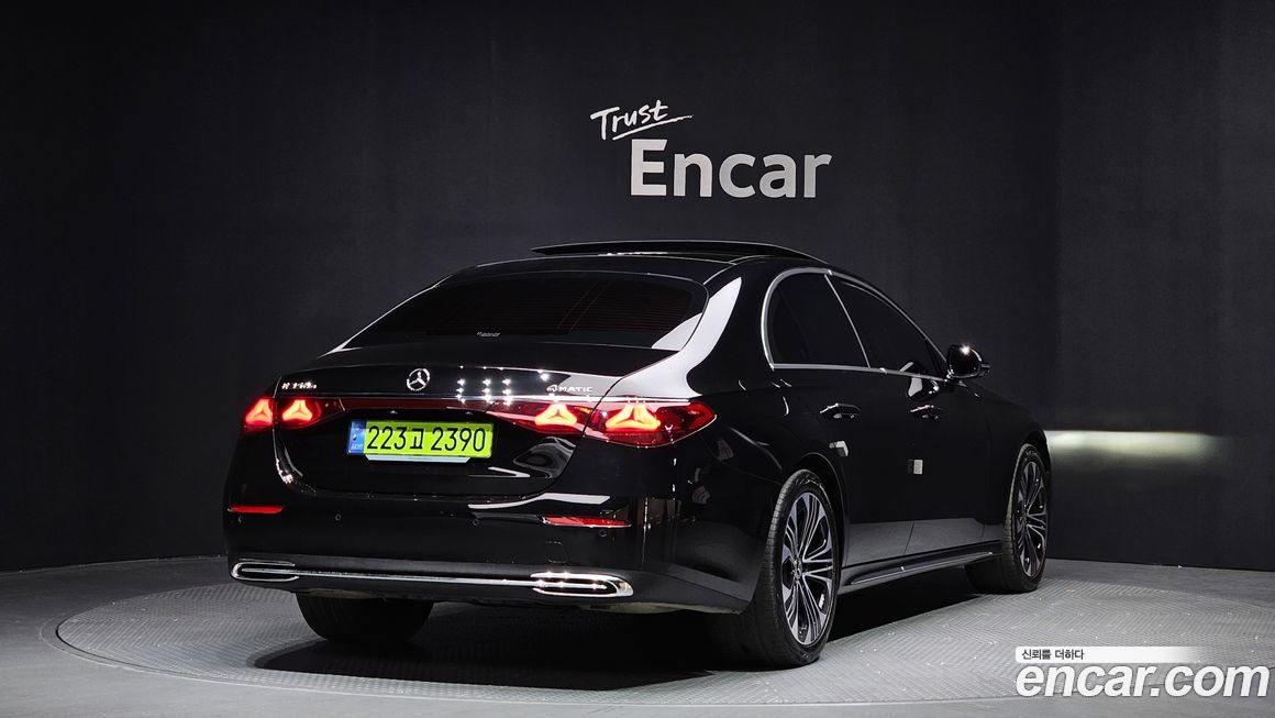 Mercedes-Benz E-Class 2025