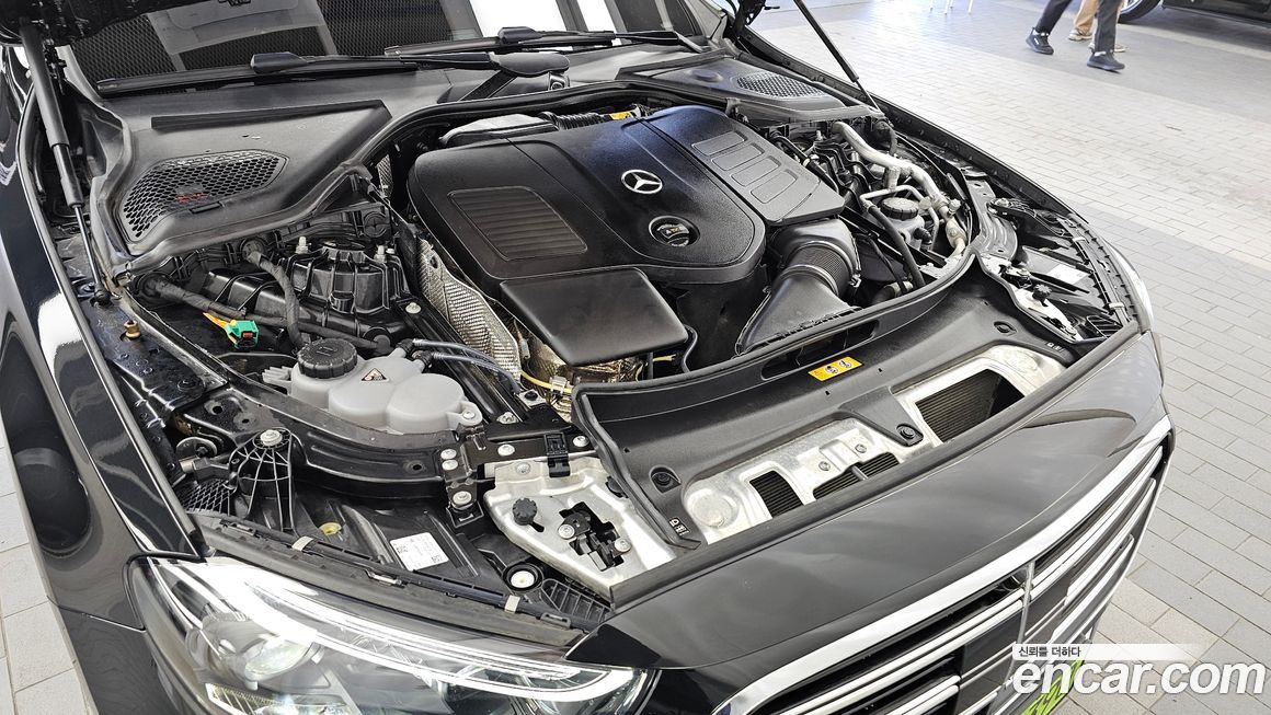 Mercedes-Benz E-Class 2025