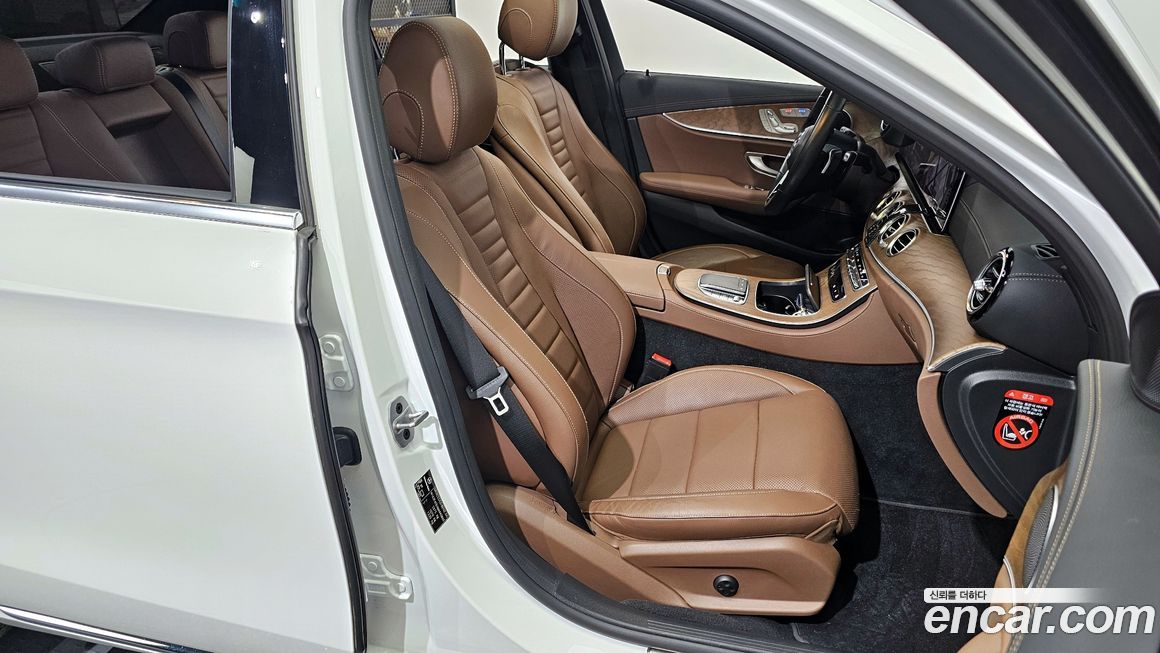 Mercedes-Benz E-Class 2021