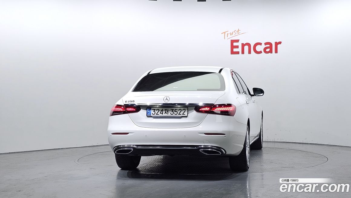 Mercedes-Benz E-Class 2021