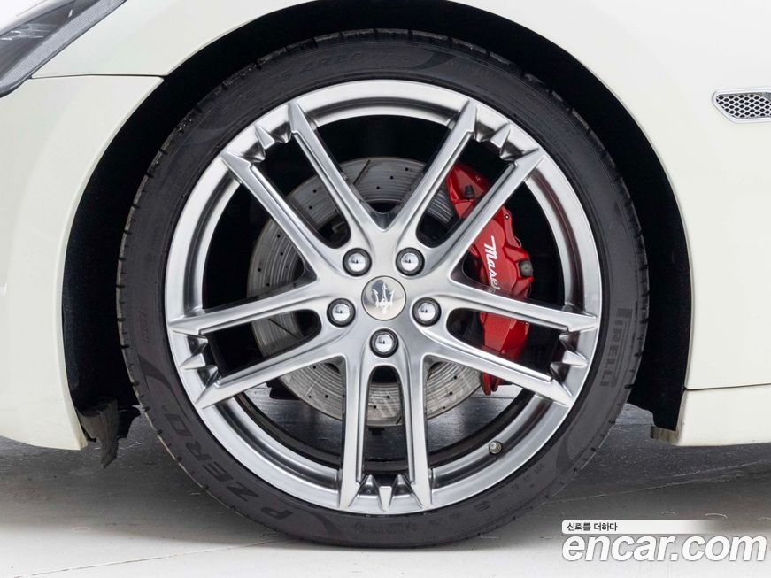 Maserati GranTurismo 2019