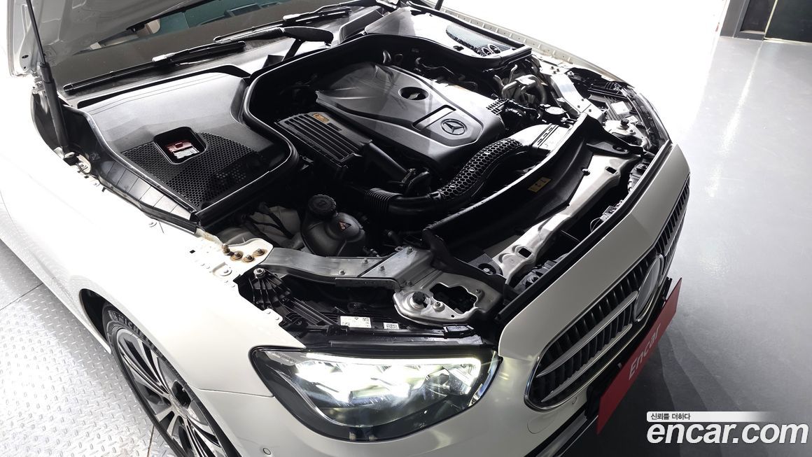 Mercedes-Benz E-Class 2022