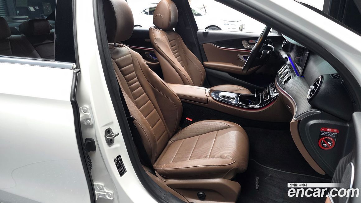 Mercedes-Benz E-Class 2022