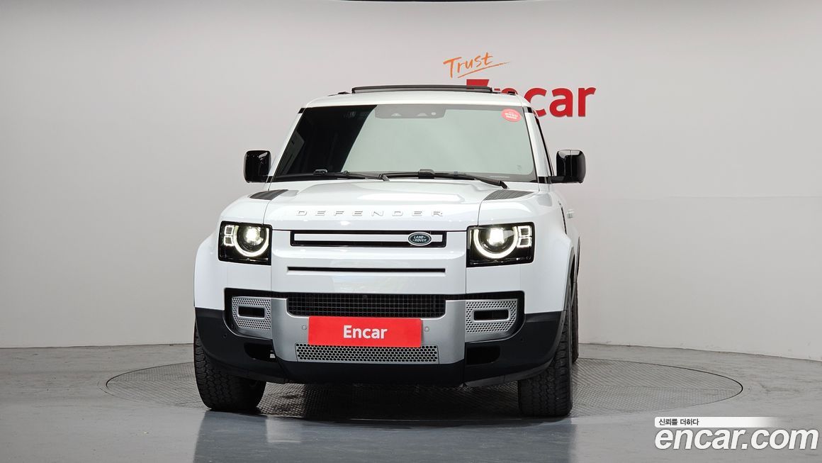 Land Rover Defender 2024