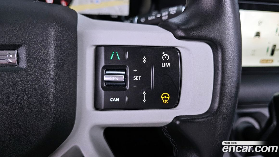 Land Rover Defender 2024
