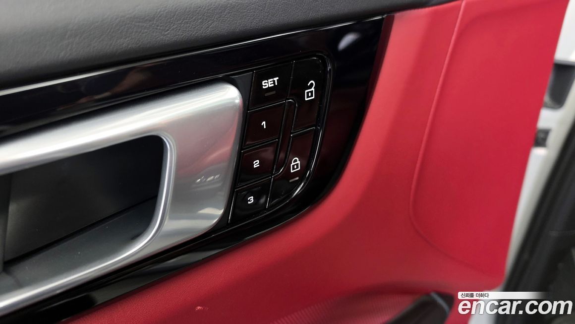 Porsche Cayenne 2021