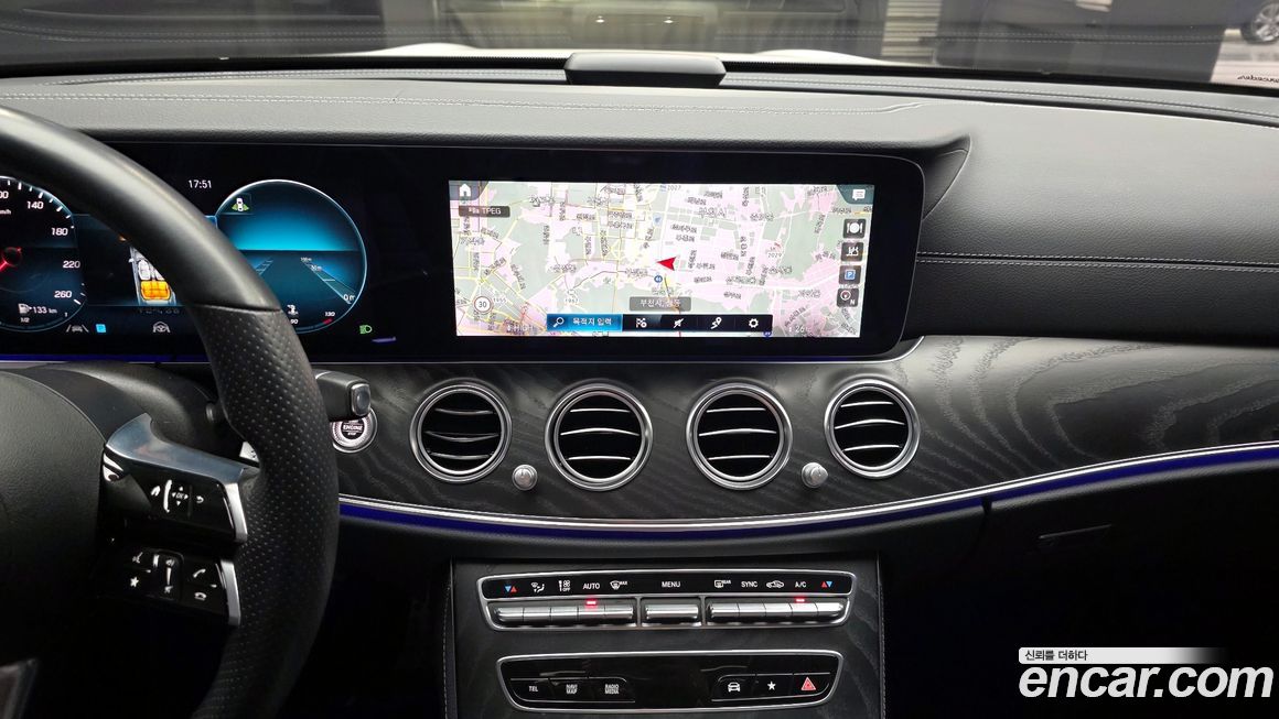 Mercedes-Benz E-Class 2021